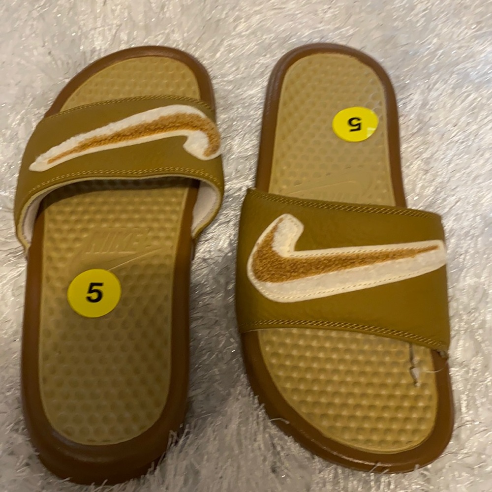 Nike slides